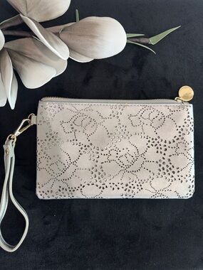 Urban Expressions Light Gray Laser-Cut Wristlet Clutch
